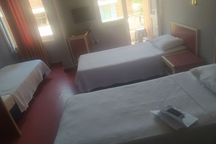 Room 7 of 32