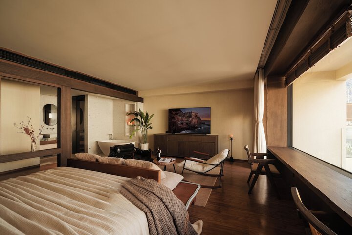 Room 25 of 99