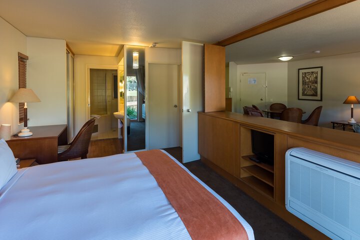 Room 10 of 121