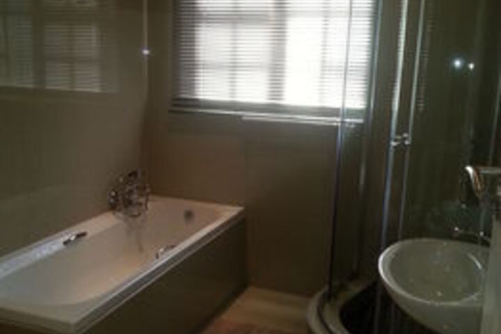 Room 2 of 10