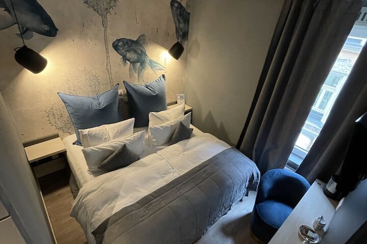 Room 17 of 41