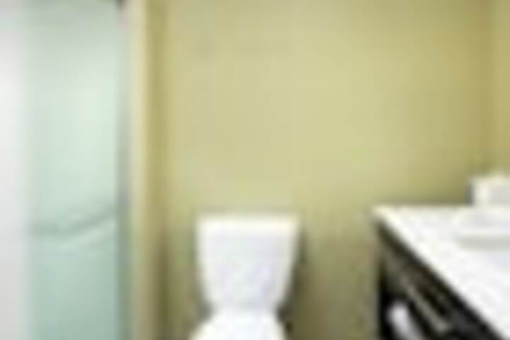 Room 68 of 108