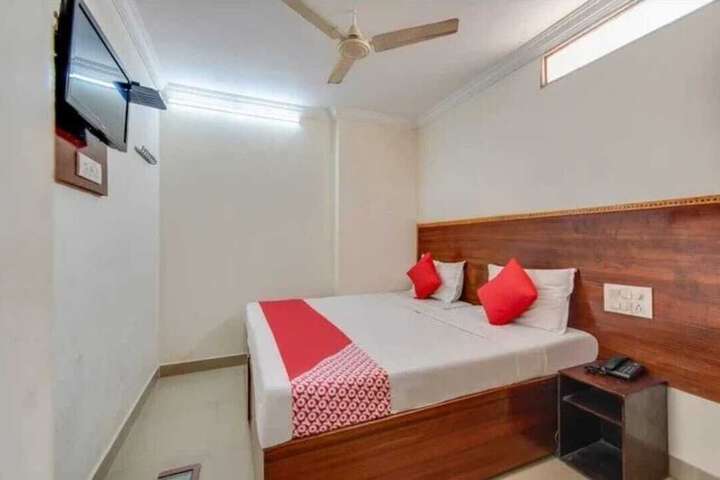 Room 8 of 20