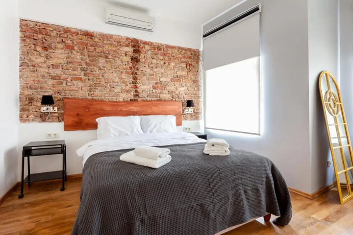 Room 4 of 40