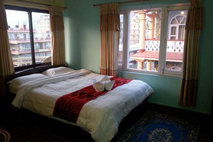 Room 13 of 65