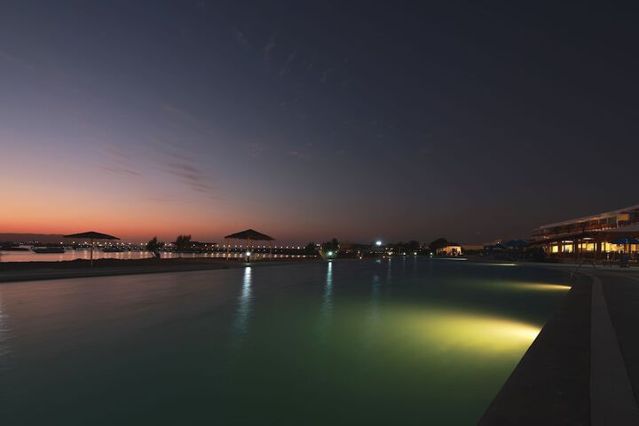 Hotel Pool