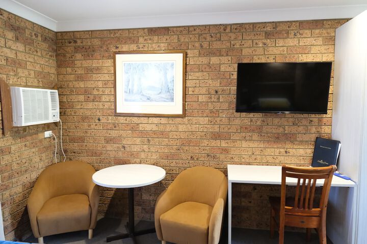 Room 25 of 169