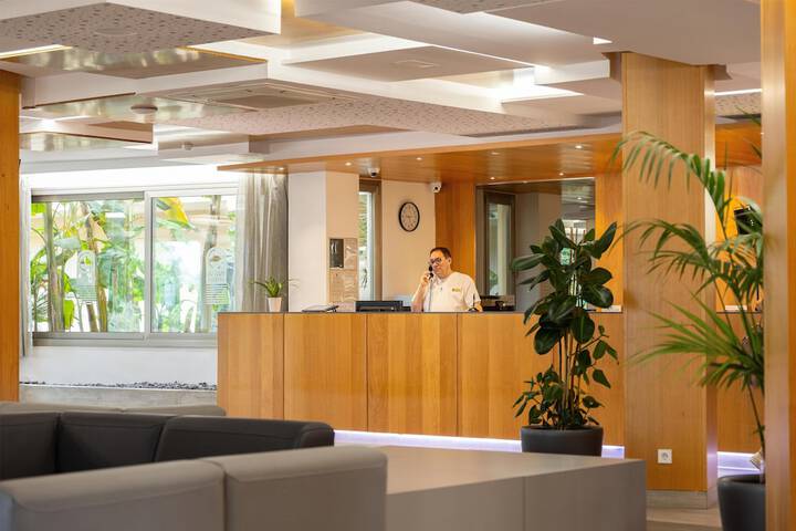 Guest Lobby