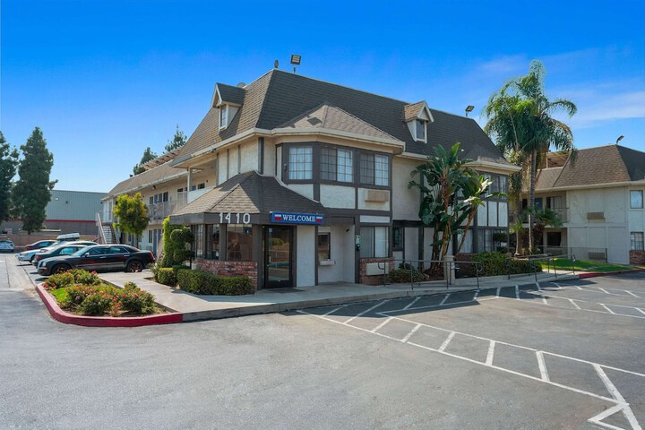 Exterior Photo