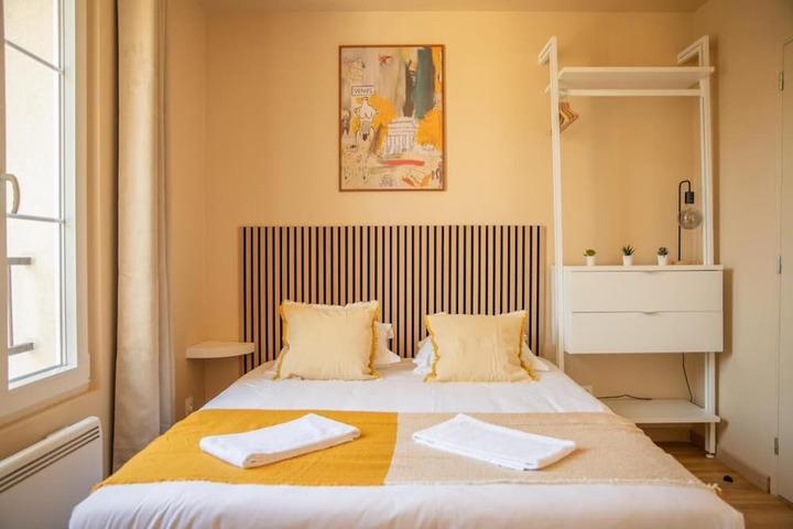 Room 2 of 12