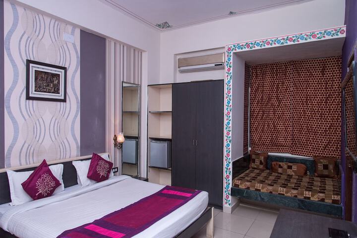 Room 12 of 15