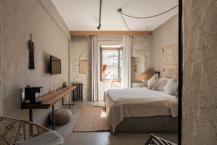 Room 30 of 53