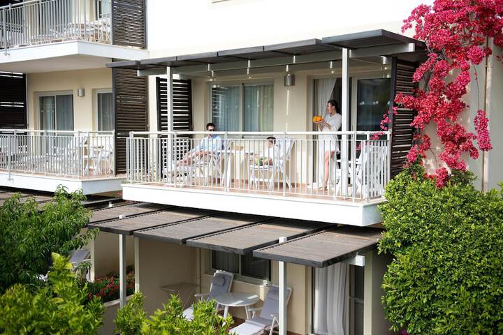 Terrace/Patio 193 of 196