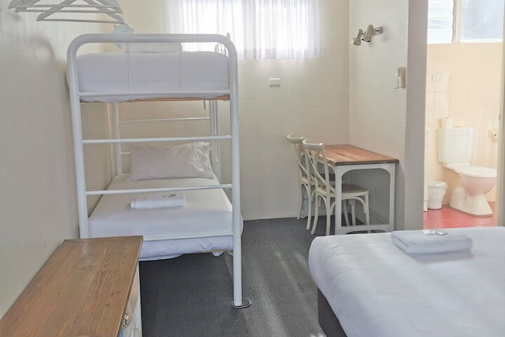 Room 28 of 99