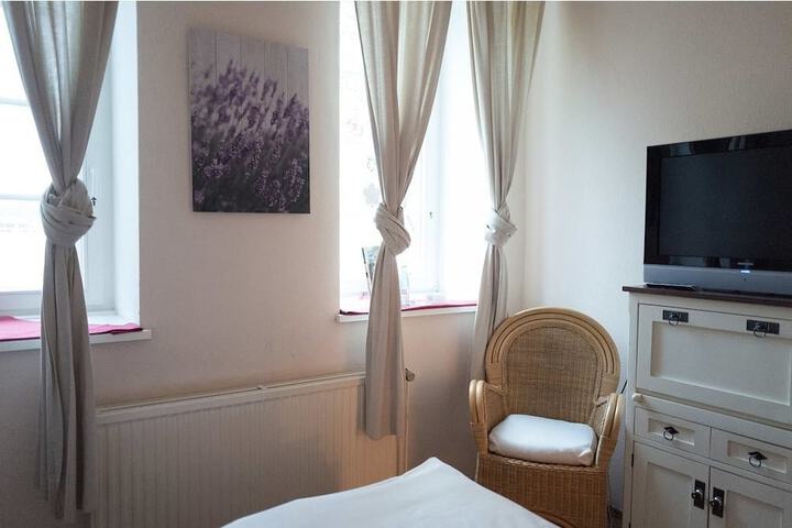 Room 5 of 31