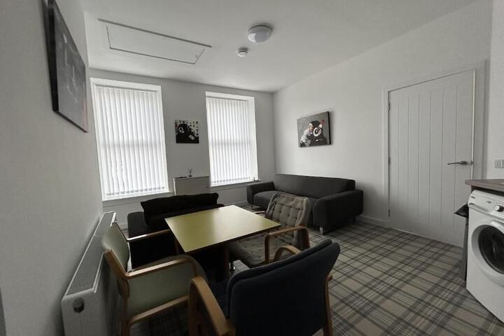 Room 7 of 9