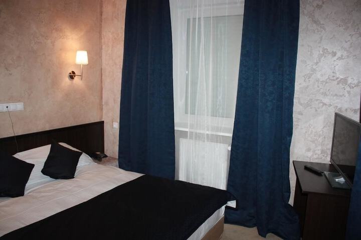Room 7 of 10
