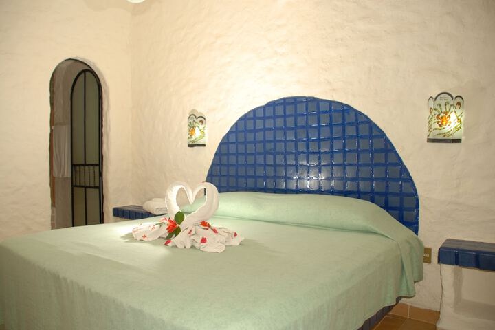 Room 2 of 49
