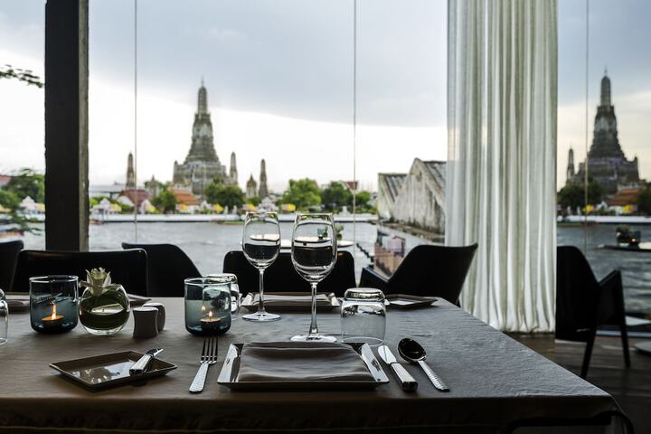 Dining 40 of 76