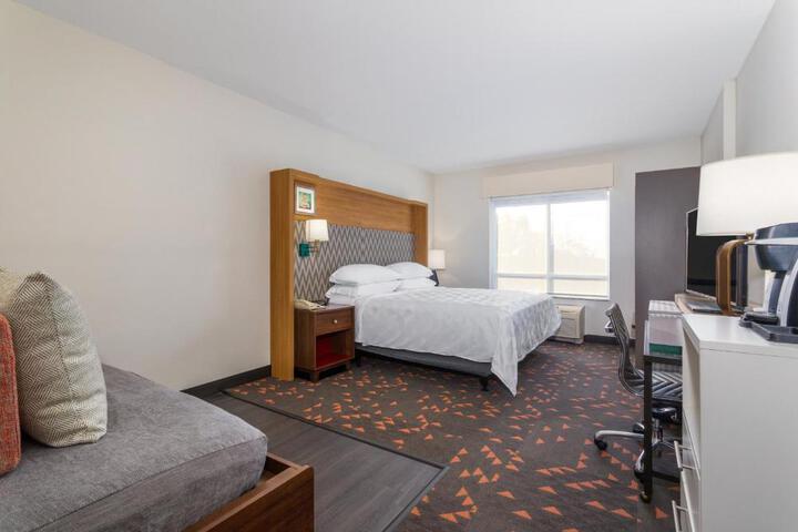 Standard King Bed Accessible (10 of 15)