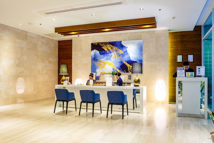 Entrance & Lobby