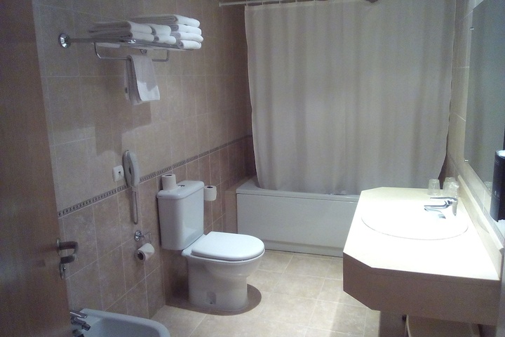 Room 10 of 17