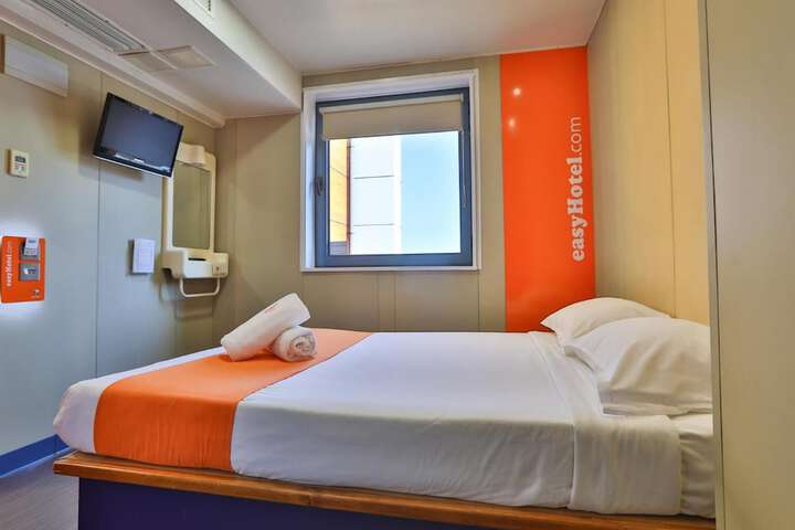 Room 18 of 34