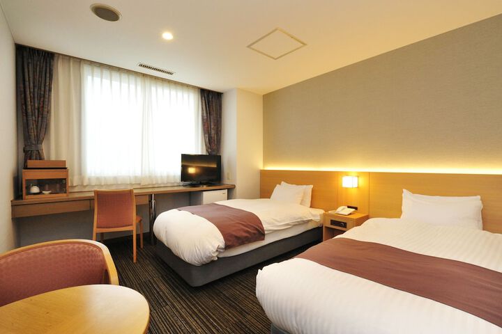 Room 13 of 105