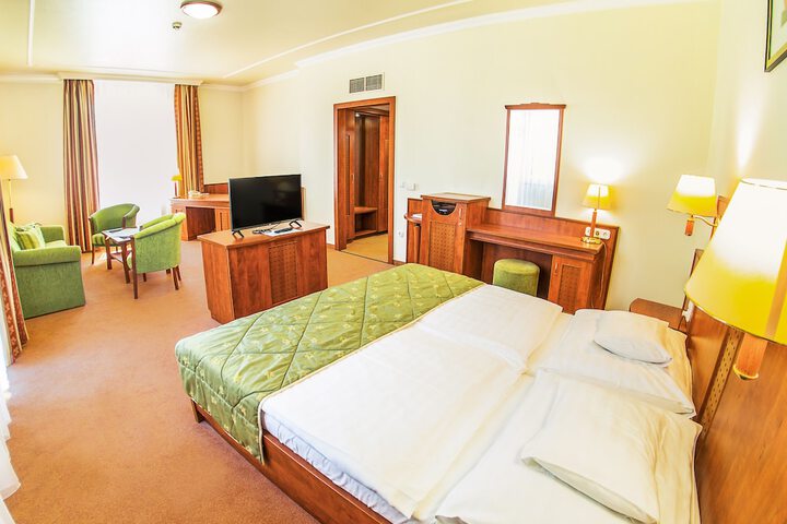 Room 16 of 171