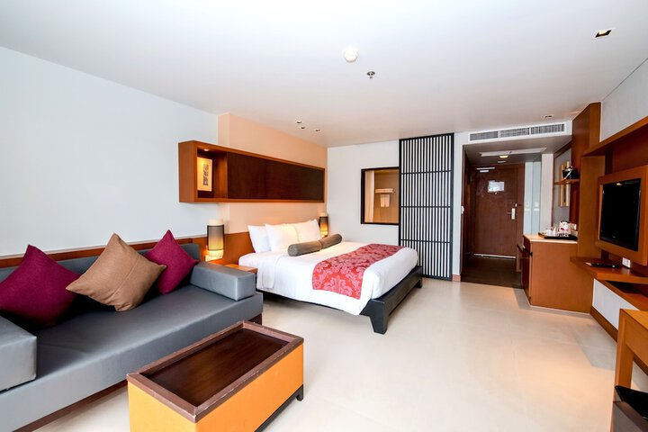 Room 15 of 37