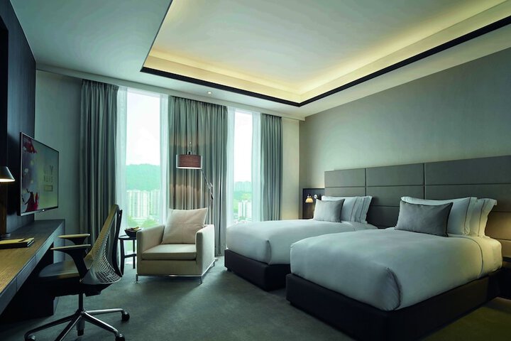 Room 10 of 40
