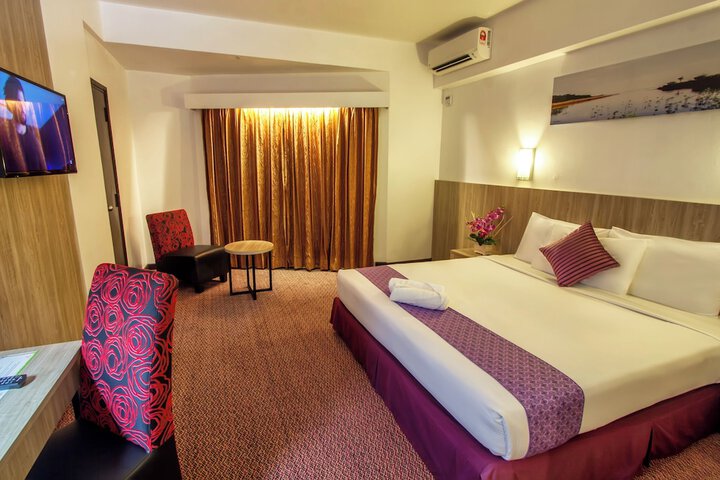 Room 27 of 38