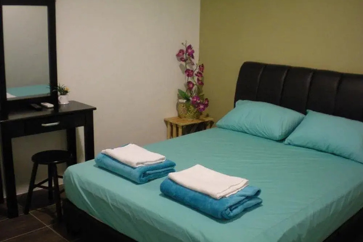 Room 3 of 23