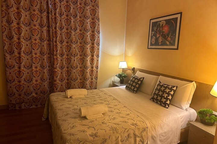 Room 9 of 38