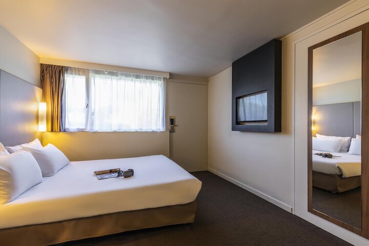 Room 5 of 39