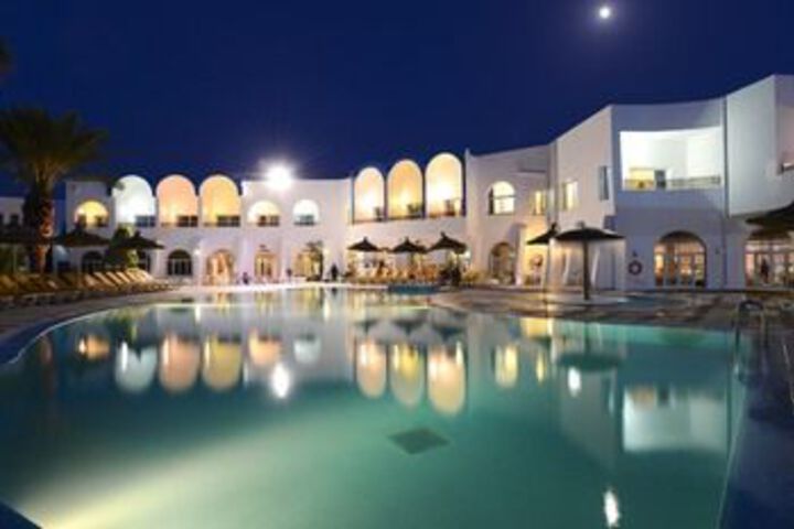 Pool 21 of 35