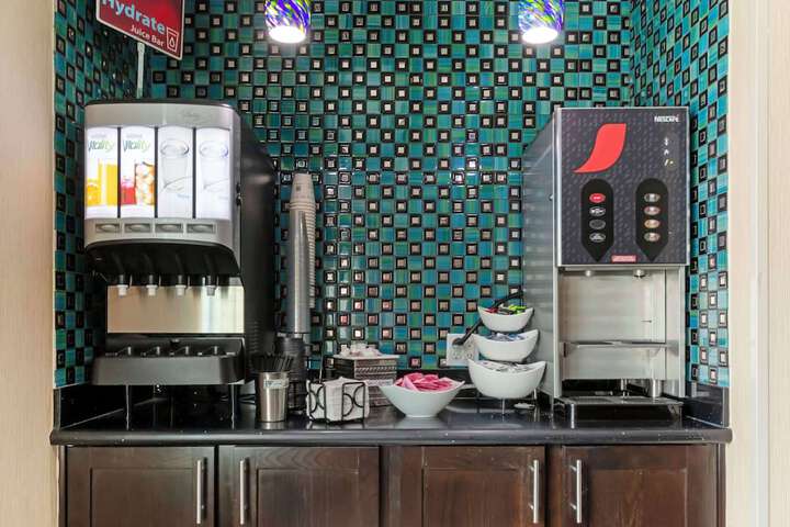 Breakfast/Coffee Service 29 of 35
