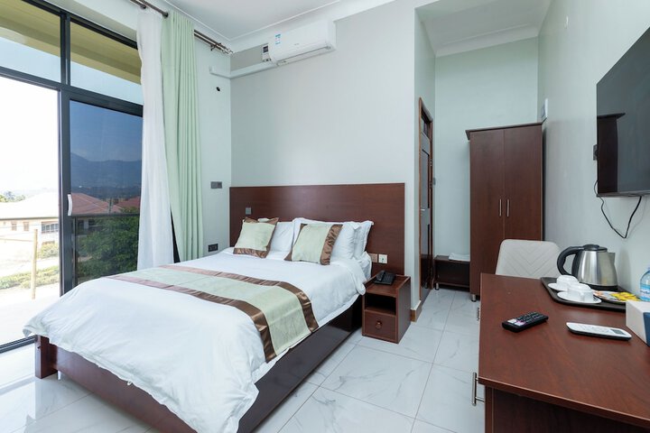 Room 8 of 36