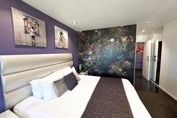 Room 42 of 115