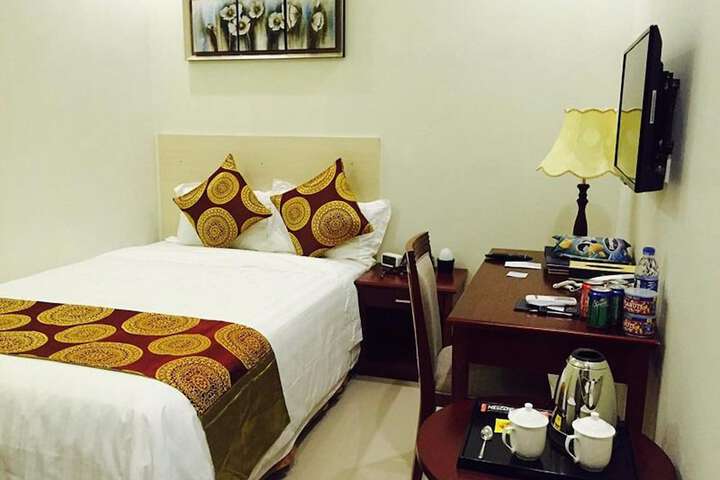 Room 15 of 33