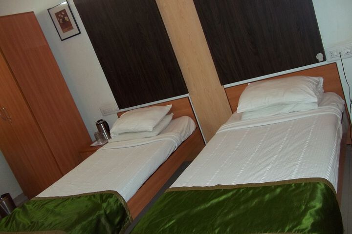 Room 12 of 15