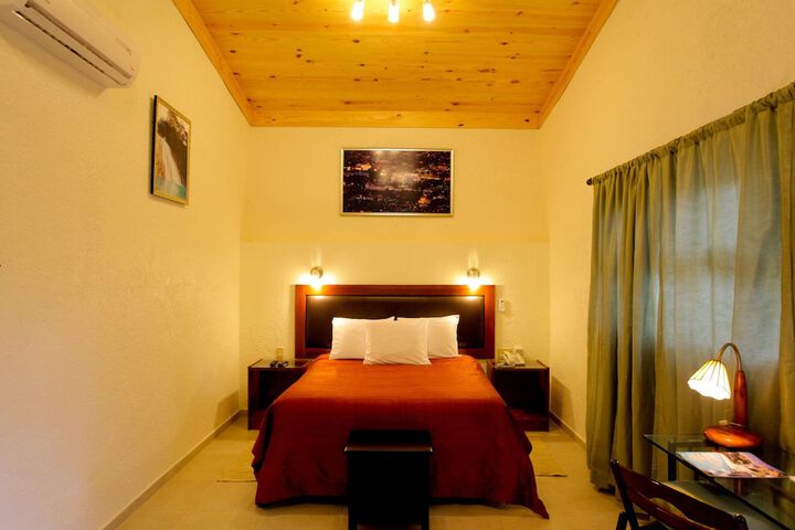 Room 8 of 23
