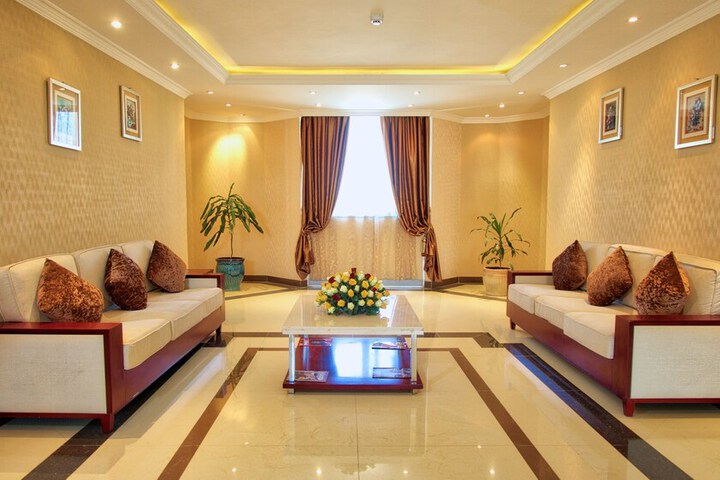 Ballroom/Hall 50 of 56