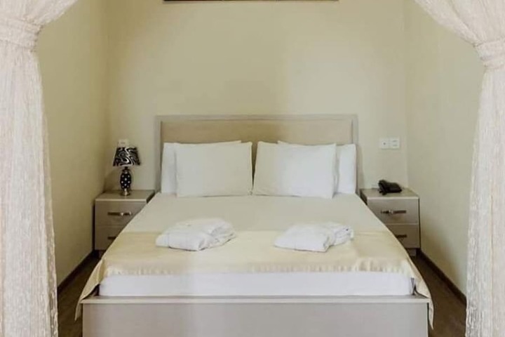 Room 3 of 63
