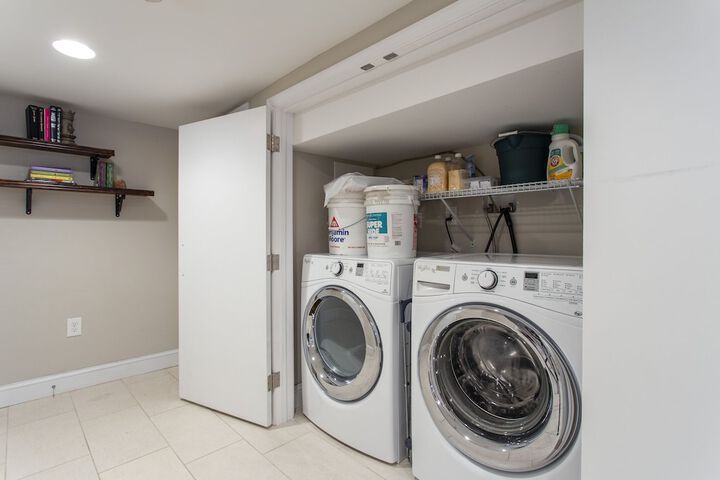 Laundry 18 of 22