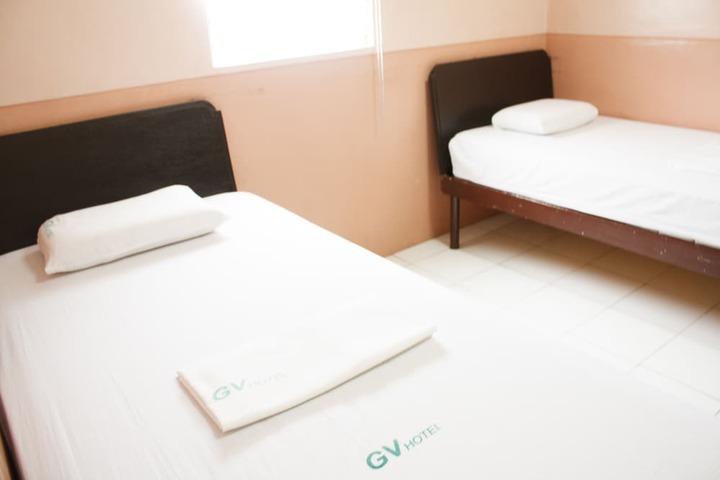 Room 5 of 33