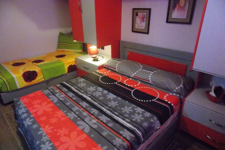 Room 27 of 64