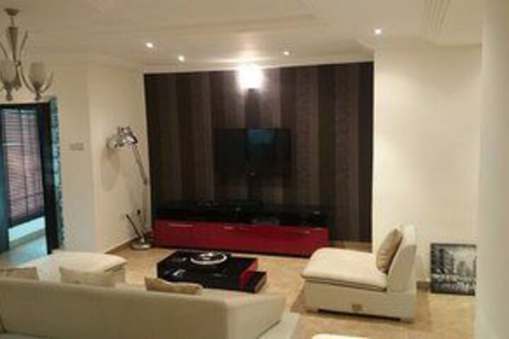 Room 27 of 33