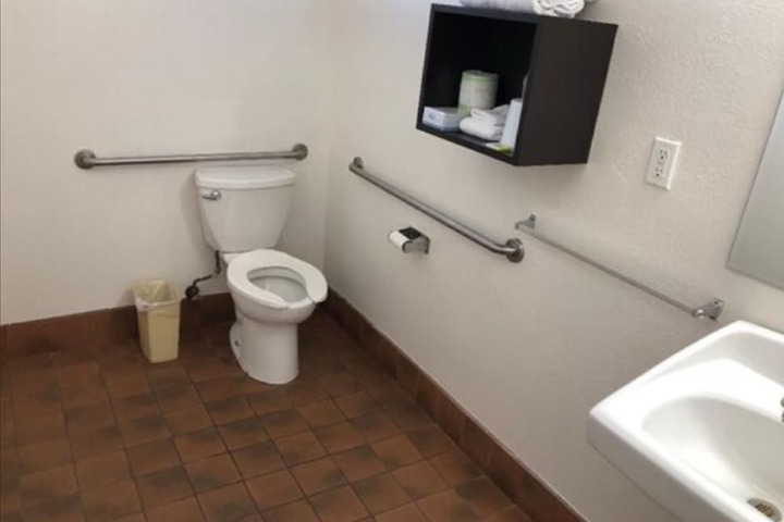 Room 20 of 27
