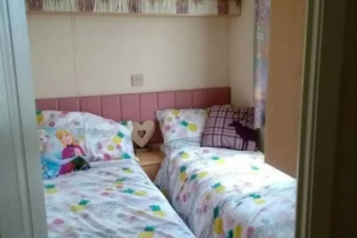 Room 6 of 15